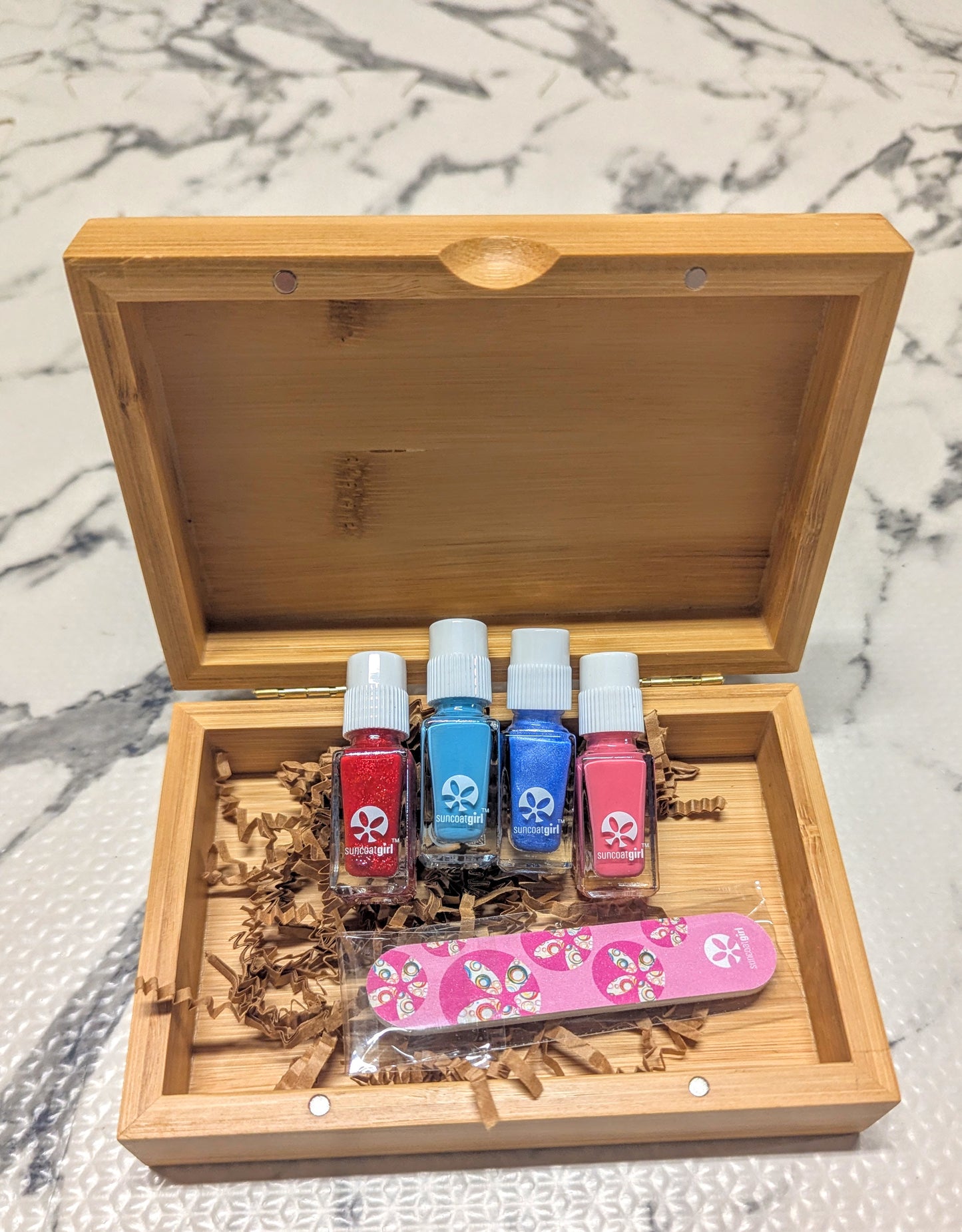 Go Glow Bamboo Manicure Box With Water Based Peelable Nail Polish