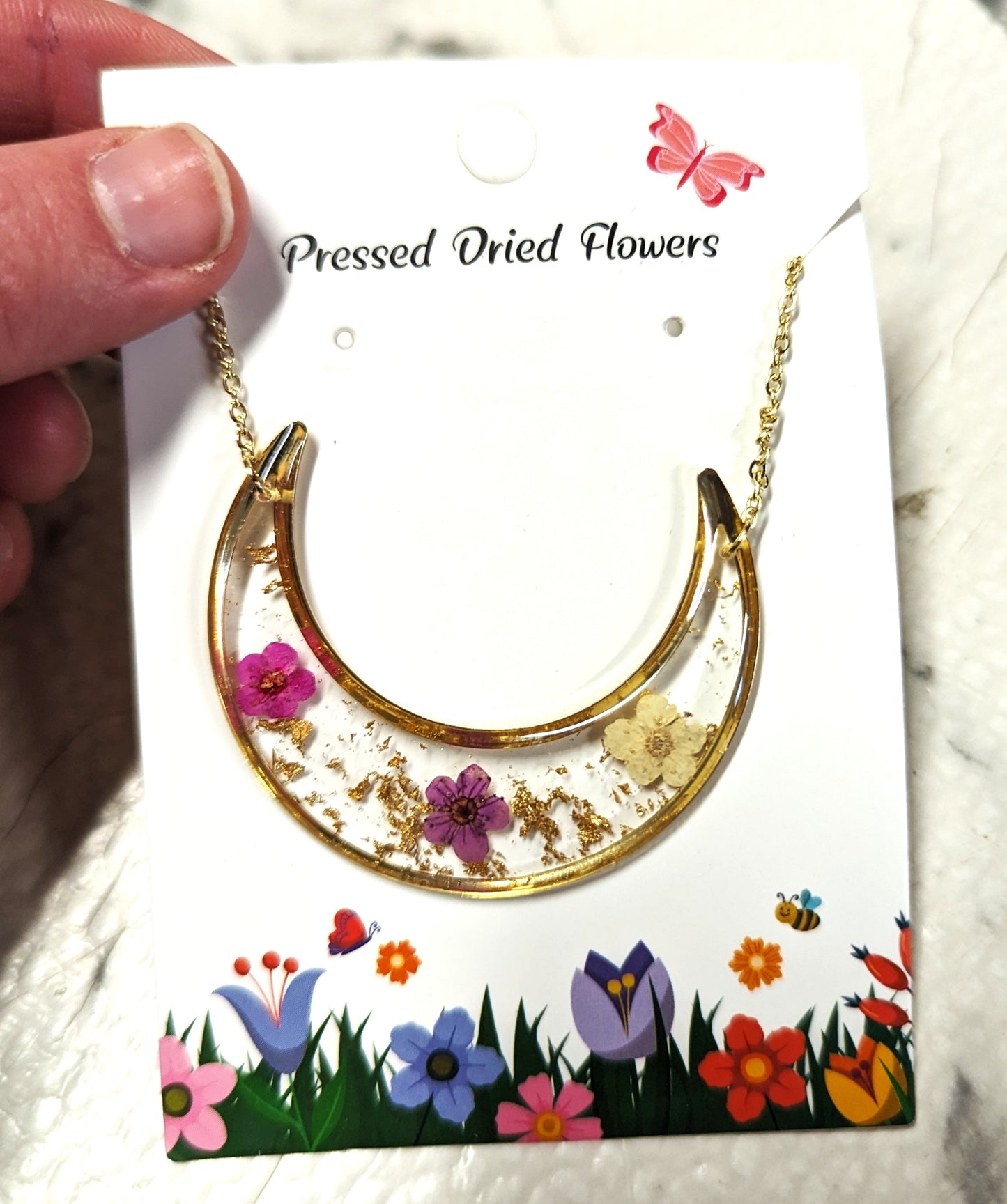 Mio Queena Dried Flower Moon Necklace